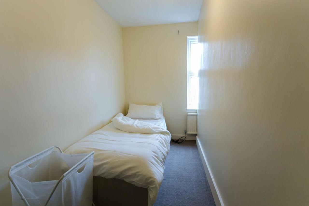 Apartment Townhouse4bedroomhouse *